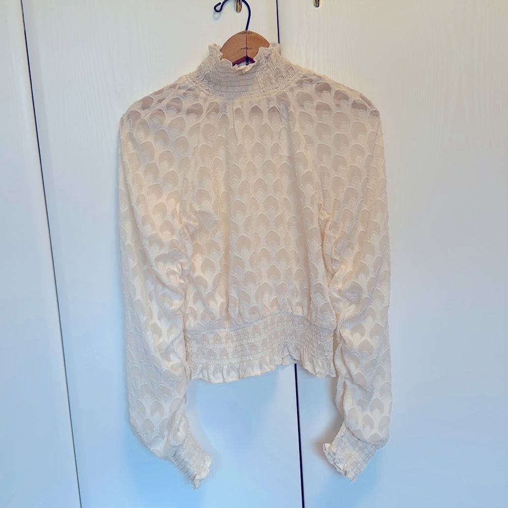 H&M off-white women’s top